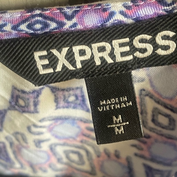 Express Pink/Purple Floral Print Open Back Top. Size Medium - Picture 5 of 6